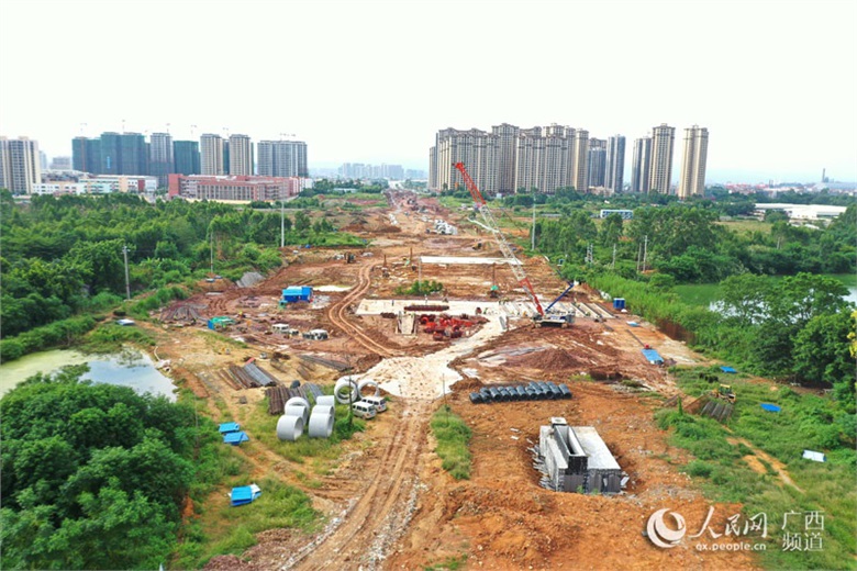 中國一冶貴港綜合管廊項目道路工程建設(shè)正式開始